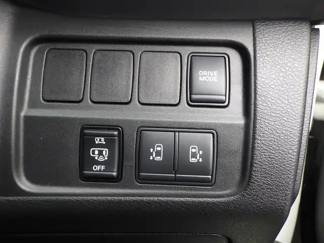 日産 セレナ e－パワー ハイウェイスター V 千葉県 2020(令2)年 4.8万km ブリリアントホワイトパール エマージェンシーブレーキ/プロパイロット/インテリジェントクルーズコントロール/ハンズフリー両側パワースライドドア/10インチ純正SDナビ/地デジTV/【BD/DVD/CD再生機能　Bluetooth接続】/アラウンドビューモニター/フリップダウンモニター/ドライブレコーダー/革巻きステアリング/ステアリングスイッチ/ETC/LEDヘッドライト/フォグライト/ウインカーミラー/コーナーセンサー/純正16インチアルミホイル/サイド/カーテンエアバッグ/インテリジェントキー