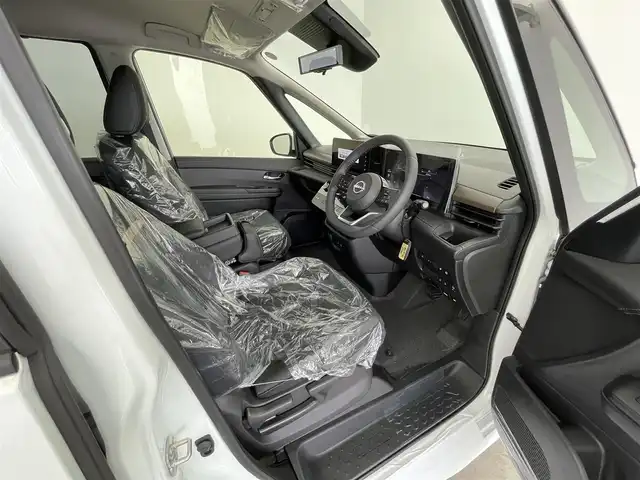 日産 セレナ e－パワー ハイウェイスター V 大分県 2025(令7)年 0.1千km プリズムホワイト 登録済未使用車/プロパイロット（ナビリンク機能付）/+プロパイロット緊急停止支援システム（SOSコール機能付）/+SOSコール/アラウンドビューモニター（移動物 検知機能付）/12.3型NissanConnectナビゲーション/・フルセグTV、BT対応、USB、AM/FM/・AppleCarPlay、AndroidAuto、HDMI/・AmazonAlexa/ステアリングスイッチ/両側電動スライドドア/ドライブレコーダー（前後セット）/インテリジェントルームミラー/ETC2.0/ワイヤレス充電器/電動パーキングブレーキ/オートホールド機能/オートライト/アダプティブLEDヘッドライト/LEDフォグ/純正16インチアルミホイール/保証書、取説、スペアキー有り