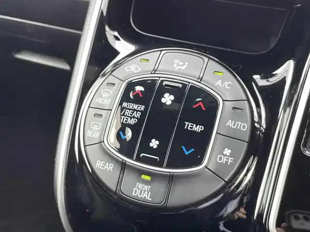 トヨタ ヴォクシー ZS 煌Ⅱ 愛媛県 2020(令2)年 1.9万km ブラック 7人乗り/純正10.5型ナビ(NSZN-W68T)/Bluetooth/DVD/SD/フルセグTV/Toyota Safety Sense C/プリクラッシュセーフティシステム/オートハイビーム /レーンデパーチャーアラート/両側パワースライドドア/バックカメラ /ビルトインETC/クリアランスソナー 前後/LEDヘッドライト/360度ドライブレコーダー (HDR360GW)/スマートキー/取説・保証書
