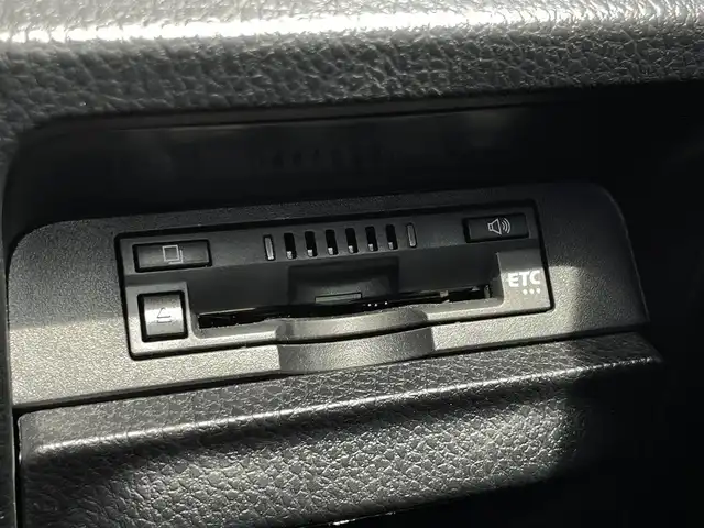 トヨタ ヴォクシー ZS 煌Ⅱ 愛媛県 2020(令2)年 1.9万km ブラック 7人乗り/純正10.5型ナビ(NSZN-W68T)/Bluetooth/DVD/SD/フルセグTV/Toyota Safety Sense C/プリクラッシュセーフティシステム/オートハイビーム /レーンデパーチャーアラート/両側パワースライドドア/バックカメラ /ビルトインETC/クリアランスソナー 前後/LEDヘッドライト/360度ドライブレコーダー (HDR360GW)/スマートキー/取説・保証書