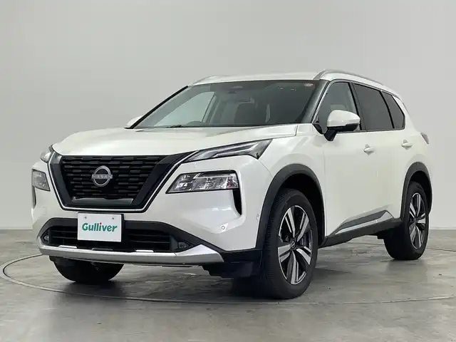 日産 エクストレイル G e－4ORCE 群馬県 2025(令7)年 0.3万km ブリリアントホワイトパール 純正１２．３インチナビ/アラウンドビューモニター/プロパイロット/ブラインドスポットモニター/デジタルインナーミラー/ヘッドアップディスプレイ/パワーバックドア/シートヒーター/パワーシート/前後ドライブレコーダー/ETC2.0/オートマチックハイビーム/LEDヘッドライト/コーナーセンサー/純正AW/純正フロアマット/禁煙車