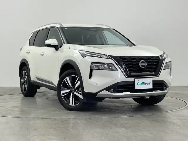 日産 エクストレイル G e－4ORCE 群馬県 2025(令7)年 0.3万km ブリリアントホワイトパール 純正１２．３インチナビ/アラウンドビューモニター/プロパイロット/ブラインドスポットモニター/デジタルインナーミラー/ヘッドアップディスプレイ/パワーバックドア/シートヒーター/パワーシート/前後ドライブレコーダー/ETC2.0/オートマチックハイビーム/LEDヘッドライト/コーナーセンサー/純正AW/純正フロアマット/禁煙車