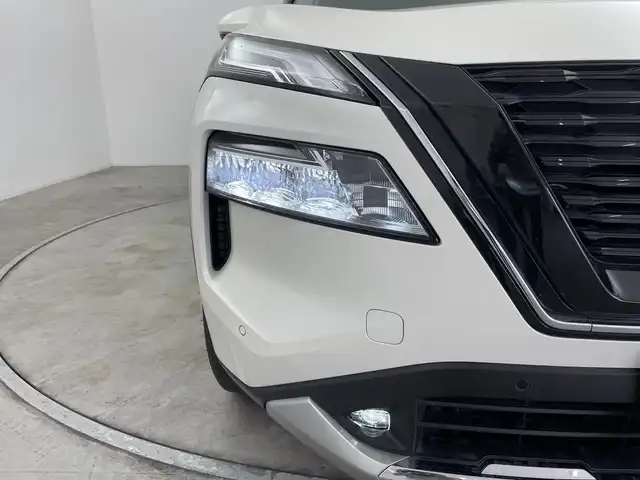 日産 エクストレイル G e－4ORCE 群馬県 2025(令7)年 0.3万km ブリリアントホワイトパール 純正１２．３インチナビ/アラウンドビューモニター/プロパイロット/ブラインドスポットモニター/デジタルインナーミラー/ヘッドアップディスプレイ/パワーバックドア/シートヒーター/パワーシート/前後ドライブレコーダー/ETC2.0/オートマチックハイビーム/LEDヘッドライト/コーナーセンサー/純正AW/純正フロアマット/禁煙車