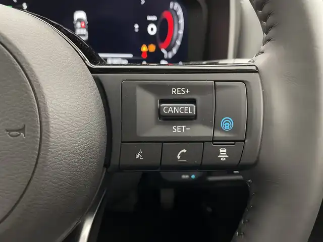 日産 エクストレイル G e－4ORCE 群馬県 2025(令7)年 0.3万km ブリリアントホワイトパール 純正１２．３インチナビ/アラウンドビューモニター/プロパイロット/ブラインドスポットモニター/デジタルインナーミラー/ヘッドアップディスプレイ/パワーバックドア/シートヒーター/パワーシート/前後ドライブレコーダー/ETC2.0/オートマチックハイビーム/LEDヘッドライト/コーナーセンサー/純正AW/純正フロアマット/禁煙車