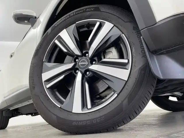 日産 エクストレイル G e－4ORCE 群馬県 2025(令7)年 0.3万km ブリリアントホワイトパール 純正１２．３インチナビ/アラウンドビューモニター/プロパイロット/ブラインドスポットモニター/デジタルインナーミラー/ヘッドアップディスプレイ/パワーバックドア/シートヒーター/パワーシート/前後ドライブレコーダー/ETC2.0/オートマチックハイビーム/LEDヘッドライト/コーナーセンサー/純正AW/純正フロアマット/禁煙車