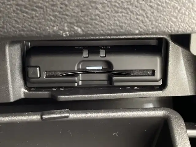 日産 セレナ e－パワー ハイウェイスター V 栃木県 2021(令3)年 5.2万km パール 純正10インチナビ/（CD/DVD/フルセグTV/Bluetooth/SD）/全方位カメラ/プロパイロット/コーナーセンサー/BSM/ビルトインETC/前方ドライブレコーダー/両側ハンズフリーパワースライドドア/禁煙車/デジタルインナーミラー/フリップダウンモニター/オートライト/LEDヘッドライト/横滑り防止装置/フォグランプ/スマートキー/プッシュスタート/ステアリングスイッチ/ウィンカーミラー/純正15インチアルミホイール/純正フロアマット