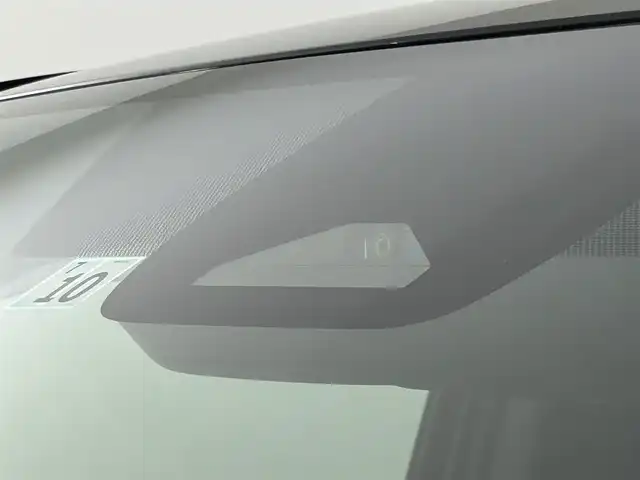 トヨタ ヴォクシー S－Z 道央・札幌 2022(令4)年 0.6万km グリッターブラックガラスフレーク ・４WD/・モデリスタエアロ/・モデリスタ１８インチAW/・純正ディスプレイオーディオ/　ナビキット//  CD/DVDキット /　BT/USB/miracast/フルセグ/・パノラミックビューモニター/・社外デジタルインナーミラー/・ビルトインETC2.0/・トヨタセーフティセンス/・プリクラッシュセーフティ(PCS)/・レーダークルーズコントロール/・レーンディパーチャーアラート(LDA)/・ブラインドスポットモニター(BSM)/・プロアクティブドライビングアシスト(PDA)/・リヤクロストラフィックアラート(RCTA)/・リヤカメラディテクション(RCD)/・パーキングサポートブレーキ(PKSB)/・安心降車アシスト(SEA)/・ロードサインアシスト(RSA)/・レーンチェンジアシスト（LCA）/・フロントクロストラフィックアラート(FCTA)/・クリアランスソナー/・アドバンスドドライブ/・ドライブモニター/・オートハイビーム/・両側パワースライドドア/・ハーフレザーシート/・前席シートヒーター/・パワーバックドア/・LEDヘッドライト/・フォグライト/・オートライト/・プッシュスタート/・スマートキー/・純正フロアマット/・ドアバイザー
