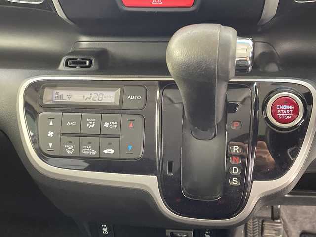 ホンダ Ｎ ＢＯＸ カスタム ターボ SSパッケージ 愛知県 2014(平26)年 6.7万km プレミアムホワイトパール 安心パッケージ/純正ナビ/両側パワースライドドア/シートヒーター/クルーズコントロール/バックカメラ/純正アルミホイール/HIDヘッドライト/オートライト/ETC/フルセグ/CD DVD/Bluetooth/ステアリングスイッチ/スマートキー/プッシュスタート