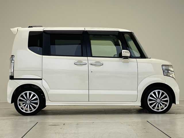 ホンダ Ｎ ＢＯＸ カスタム ターボ SSパッケージ 愛知県 2014(平26)年 6.7万km プレミアムホワイトパール 安心パッケージ/純正ナビ/両側パワースライドドア/シートヒーター/クルーズコントロール/バックカメラ/純正アルミホイール/HIDヘッドライト/オートライト/ETC/フルセグ/CD DVD/Bluetooth/ステアリングスイッチ/スマートキー/プッシュスタート