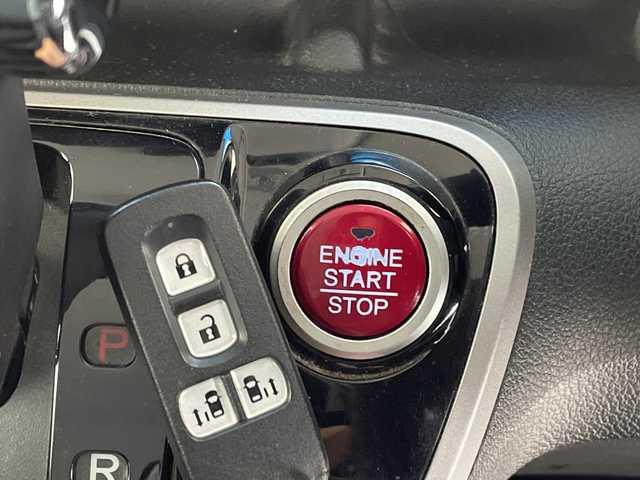 ホンダ Ｎ ＢＯＸ カスタム ターボ SSパッケージ 愛知県 2014(平26)年 6.7万km プレミアムホワイトパール 安心パッケージ/純正ナビ/両側パワースライドドア/シートヒーター/クルーズコントロール/バックカメラ/純正アルミホイール/HIDヘッドライト/オートライト/ETC/フルセグ/CD DVD/Bluetooth/ステアリングスイッチ/スマートキー/プッシュスタート