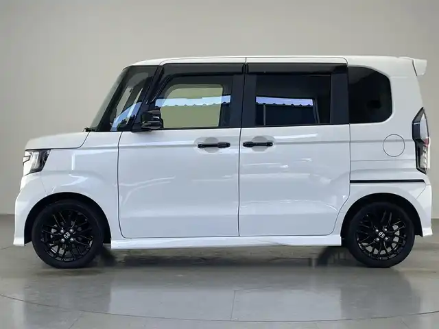 ホンダ Ｎ ＢＯＸ カスタム L ターボ スタイル+ブラック 愛知県 2023(令5)年 3.1万km プラチナホワイトパール 純正９型ナビ　シートヒーター　禁煙車　フルセグＴＶ　カープレイ　バックカメラ　ハーフレザー　両側パワスラ　前後ドラレコ　ホンダセンシング　衝突軽減　追従クルコン　パドルシフト　コーナーセンサー　ＬＥＤオートライト　フォグランプ　ETC　電動パーキング　リアロールシェード