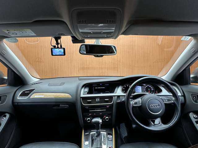 アウディ Ａ４ オールロードクワトロ 千葉県 2013(平25)年 3.2万km ダコタグレーメタリック 黒革シート　/ナビ　/ＴＶ　/バックカメラ　/Ｂｌｕｅｔｏｏｔｈ接続　/電動シート　/シートヒーター　/パーキングアシスト　/ＨＩＤヘッドライト　/プッシュスタート　/スマートキー　/オートライト　/ドラレコ　/ＥＴＣ