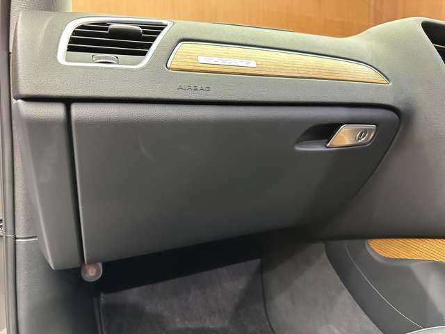 アウディ Ａ４ オールロードクワトロ 千葉県 2013(平25)年 3.2万km ダコタグレーメタリック 黒革シート　/ナビ　/ＴＶ　/バックカメラ　/Ｂｌｕｅｔｏｏｔｈ接続　/電動シート　/シートヒーター　/パーキングアシスト　/ＨＩＤヘッドライト　/プッシュスタート　/スマートキー　/オートライト　/ドラレコ　/ＥＴＣ