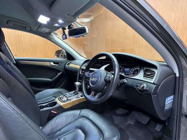 アウディ Ａ４ オールロードクワトロ 千葉県 2013(平25)年 3.2万km ダコタグレーメタリック 黒革シート　/ナビ　/ＴＶ　/バックカメラ　/Ｂｌｕｅｔｏｏｔｈ接続　/電動シート　/シートヒーター　/パーキングアシスト　/ＨＩＤヘッドライト　/プッシュスタート　/スマートキー　/オートライト　/ドラレコ　/ＥＴＣ