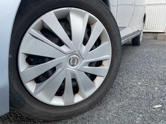 日産 デイズ X 茨城県 2013(平25)年 4.3万km クールシルバー 純正ナビ【CD/AM/FM/フルセグ】/全方位カメラ/バックカメラ/純正フロアマット/盗難防止装置/USB/AUX/保証書/取扱説明書/スペアキー×１