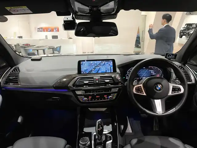 ＢＭＷ Ｘ３ xDrive20d Mスポーツ 道央・札幌 2021(令3)年 2.1万km サファイアブラックP メタリックペイント/セレクトパッケージ/　・電動パノラマガラスサンルーフ/　・リヤ・サイドウインドーローラーブラインド/　・harman/kardonサラウンド/ハイラインパッケージ/　・ヴァーネスカレザーシート/　・リヤシートヒーティング/　・ランバーサポート/　・ポプラグレーファインウッドインテリアトリム/アンビエントライト/アクティブベンチレーションシート/OP20インチアロイホイール/純正HDDナビ/フルセグTV/USB/Bluetooth/360°カメラ/PDC/ドライビングアシストプラス/パーキングアシストプラス/パワーテールゲート
