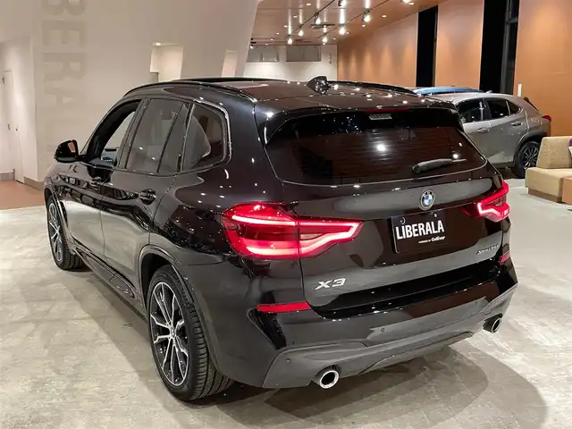 ＢＭＷ Ｘ３ xDrive20d Mスポーツ 道央・札幌 2021(令3)年 2.1万km サファイアブラックP メタリックペイント/セレクトパッケージ/　・電動パノラマガラスサンルーフ/　・リヤ・サイドウインドーローラーブラインド/　・harman/kardonサラウンド/ハイラインパッケージ/　・ヴァーネスカレザーシート/　・リヤシートヒーティング/　・ランバーサポート/　・ポプラグレーファインウッドインテリアトリム/アンビエントライト/アクティブベンチレーションシート/OP20インチアロイホイール/純正HDDナビ/フルセグTV/USB/Bluetooth/360°カメラ/PDC/ドライビングアシストプラス/パーキングアシストプラス/パワーテールゲート