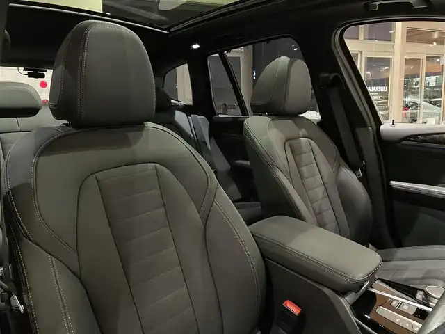 ＢＭＷ Ｘ３ xDrive20d Mスポーツ 道央・札幌 2021(令3)年 2.1万km サファイアブラックP メタリックペイント/セレクトパッケージ/　・電動パノラマガラスサンルーフ/　・リヤ・サイドウインドーローラーブラインド/　・harman/kardonサラウンド/ハイラインパッケージ/　・ヴァーネスカレザーシート/　・リヤシートヒーティング/　・ランバーサポート/　・ポプラグレーファインウッドインテリアトリム/アンビエントライト/アクティブベンチレーションシート/OP20インチアロイホイール/純正HDDナビ/フルセグTV/USB/Bluetooth/360°カメラ/PDC/ドライビングアシストプラス/パーキングアシストプラス/パワーテールゲート