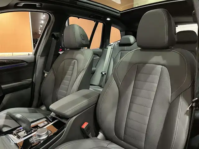 ＢＭＷ Ｘ３ xDrive20d Mスポーツ 道央・札幌 2021(令3)年 2.1万km サファイアブラックP メタリックペイント/セレクトパッケージ/　・電動パノラマガラスサンルーフ/　・リヤ・サイドウインドーローラーブラインド/　・harman/kardonサラウンド/ハイラインパッケージ/　・ヴァーネスカレザーシート/　・リヤシートヒーティング/　・ランバーサポート/　・ポプラグレーファインウッドインテリアトリム/アンビエントライト/アクティブベンチレーションシート/OP20インチアロイホイール/純正HDDナビ/フルセグTV/USB/Bluetooth/360°カメラ/PDC/ドライビングアシストプラス/パーキングアシストプラス/パワーテールゲート