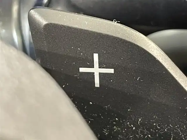 トヨタ クラウン ハイブリッド RS 愛知県 2018(平30)年 7.5万km ホワイトパールクリスタルシャイン 純正８インチナビ/プリクラッシュセーフティ/レーダークルーズコントロール/クリアランスソナー/レーンキープアシスト/先行車発進告知/電動パーキングブレーキ/ブレーキホールド/パドルシフト/ハンドルヒーター/シートーヒーター/ＡＣ１００Ｖコンセント/ドライブレコーダー/ビルトインＥＴＣ/バックカメラ/アクセサリーソケット/ISOFIX/LEDヘッドライト/オートハイビーム/純正フロアマット/純正18インチアルミホイール