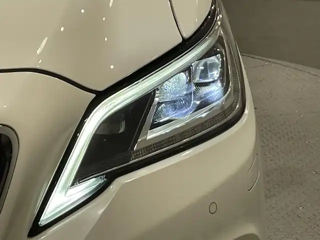 トヨタ クラウン ハイブリッド RS 愛知県 2018(平30)年 7.5万km ホワイトパールクリスタルシャイン 純正８インチナビ/プリクラッシュセーフティ/レーダークルーズコントロール/クリアランスソナー/レーンキープアシスト/先行車発進告知/電動パーキングブレーキ/ブレーキホールド/パドルシフト/ハンドルヒーター/シートーヒーター/ＡＣ１００Ｖコンセント/ドライブレコーダー/ビルトインＥＴＣ/バックカメラ/アクセサリーソケット/ISOFIX/LEDヘッドライト/オートハイビーム/純正フロアマット/純正18インチアルミホイール