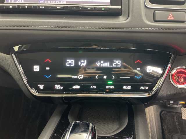 ホンダ ヴェゼル ハイブリッド X ホンダセンシング 道央・札幌 2018(平30)年 7.8万km ルーセブラックM ・ワンオーナー/・純正ナビ＆ＴＶ＆ＢＴ＆ＤＶＤ＆ＣＤ＆ＵＳＢ/・バックカメラ/・ホンダセンシング/・レーンキープアシスト/・横滑り防止/・パドルシフト/・アダプティブクルーズコントロール/・フロントワイパーデアイサー/・ドアミラーヒーター/・前席シートヒーター/・オートライト/・ＬＥＤヘッドライト/・電動パーキングブレーキ/・ブレーキホールド/・純正リモコンスターター/・保証書有り