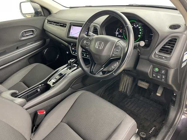 ホンダ ヴェゼル ハイブリッド X ホンダセンシング 道央・札幌 2018(平30)年 7.8万km ルーセブラックM ・ワンオーナー/・純正ナビ＆ＴＶ＆ＢＴ＆ＤＶＤ＆ＣＤ＆ＵＳＢ/・バックカメラ/・ホンダセンシング/・レーンキープアシスト/・横滑り防止/・パドルシフト/・アダプティブクルーズコントロール/・フロントワイパーデアイサー/・ドアミラーヒーター/・前席シートヒーター/・オートライト/・ＬＥＤヘッドライト/・電動パーキングブレーキ/・ブレーキホールド/・純正リモコンスターター/・保証書有り