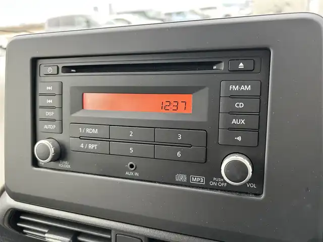 日産 デイズ X 佐賀県 2019(令1)年 0.4万km ホワイトパール ワンオーナー/純正オーディオ/・AM/FM/CD/AUX/バックカメラ(ルームミラー映写)/前方ドライブレコーダー/エマージェンシーブレーキ/車線逸脱警報機能/前後クリアランスソナー/ISOFIX対応/ステアリングリモコン/純正14インチアルミホイール/純正フロアマット/新車保証書/スペアキー１本