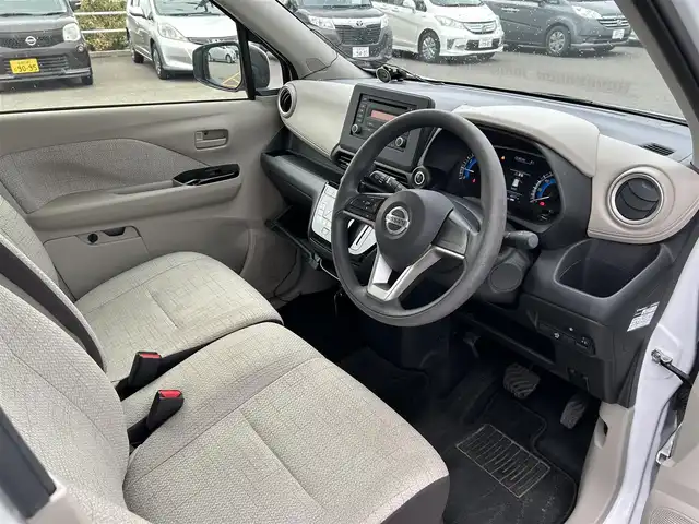 日産 デイズ X 佐賀県 2019(令1)年 0.4万km ホワイトパール ワンオーナー/純正オーディオ/・AM/FM/CD/AUX/バックカメラ(ルームミラー映写)/前方ドライブレコーダー/エマージェンシーブレーキ/車線逸脱警報機能/前後クリアランスソナー/ISOFIX対応/ステアリングリモコン/純正14インチアルミホイール/純正フロアマット/新車保証書/スペアキー１本