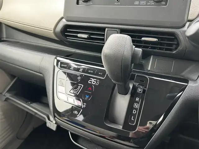 日産 デイズ X 佐賀県 2019(令1)年 0.4万km ホワイトパール ワンオーナー/純正オーディオ/・AM/FM/CD/AUX/バックカメラ(ルームミラー映写)/前方ドライブレコーダー/エマージェンシーブレーキ/車線逸脱警報機能/前後クリアランスソナー/ISOFIX対応/ステアリングリモコン/純正14インチアルミホイール/純正フロアマット/新車保証書/スペアキー１本