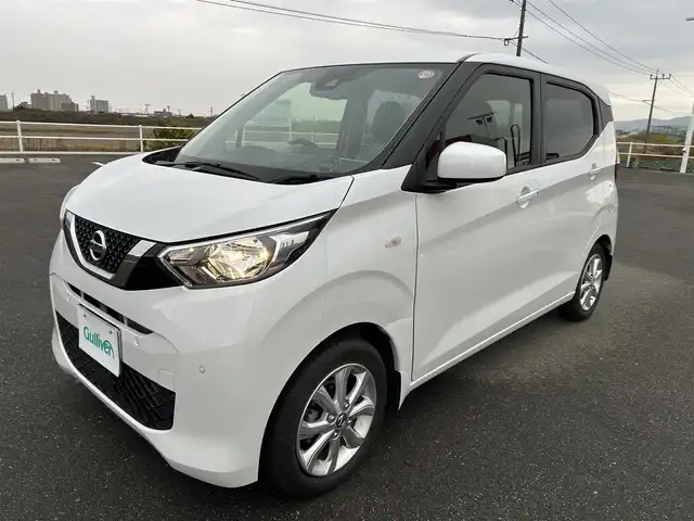 日産 デイズ X 佐賀県 2019(令1)年 0.4万km ホワイトパール ワンオーナー/純正オーディオ/・AM/FM/CD/AUX/バックカメラ(ルームミラー映写)/前方ドライブレコーダー/エマージェンシーブレーキ/車線逸脱警報機能/前後クリアランスソナー/ISOFIX対応/ステアリングリモコン/純正14インチアルミホイール/純正フロアマット/新車保証書/スペアキー１本