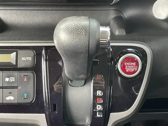 ホンダ Ｎ ＢＯＸ カスタム SSパッケージ 三重県 2014(平26)年 8.4万km スマートブラック (株)IDOMが運営する【じしゃロン四日市店】の自社ローン専用車両になります。こちらは現金またはオートローンご利用時の価格です。自社ローンご希望の方は別途その旨お申付け下さい/純正SDナビ【CD/DVD/Bluetooth】/バックカメラ/ETC/両側パワースライドドア/ステアリングスイッチ/プッシュスタート/スマートキー/電格ウィンカーミラー
