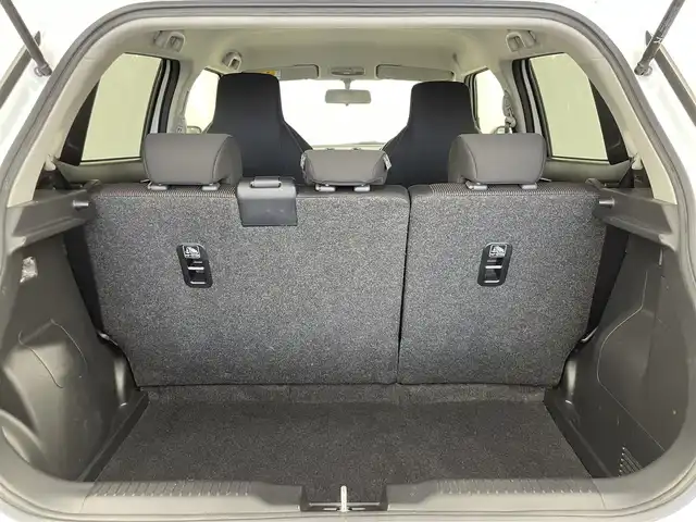 スズキ スイフト スポーツ 群馬県 2019(令1)年 2.9万km ピュアホワイトP 6速マニュアルターボ/Sport専用 フロントシート［Sportロゴ入り］/Sport専用 バンパー＆グリル/Sport専用 サイドアンダースポイラー/社外　パナソニック　ストラーダ　ナビ/・CD/DVD/SD(MSV)/USB/Bluetooth/フルセグTV/シートヒーター /クルーズコントロール/LEDヘッドライト/オートライト /フォグランプ （F/R）/純正17インチAW/ステアリングリモコン/スマートキー /プッシュスタート