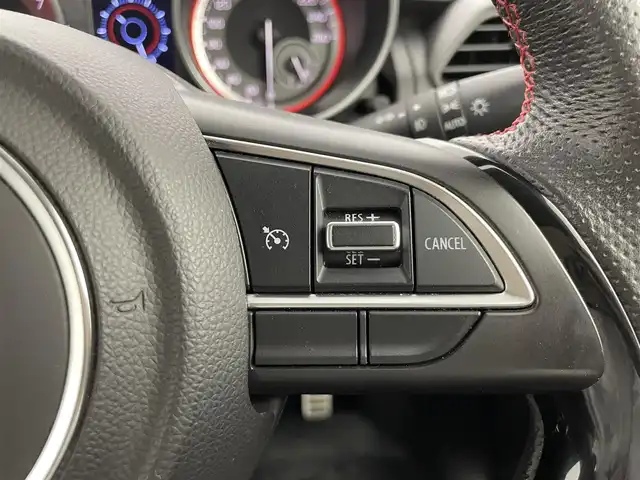 スズキ スイフト スポーツ 群馬県 2019(令1)年 2.9万km ピュアホワイトP 6速マニュアルターボ/Sport専用 フロントシート［Sportロゴ入り］/Sport専用 バンパー＆グリル/Sport専用 サイドアンダースポイラー/社外　パナソニック　ストラーダ　ナビ/・CD/DVD/SD(MSV)/USB/Bluetooth/フルセグTV/シートヒーター /クルーズコントロール/LEDヘッドライト/オートライト /フォグランプ （F/R）/純正17インチAW/ステアリングリモコン/スマートキー /プッシュスタート