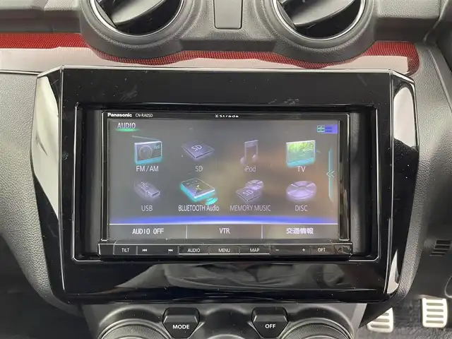 スズキ スイフト スポーツ 群馬県 2019(令1)年 2.9万km ピュアホワイトP 6速マニュアルターボ/Sport専用 フロントシート［Sportロゴ入り］/Sport専用 バンパー＆グリル/Sport専用 サイドアンダースポイラー/社外　パナソニック　ストラーダ　ナビ/・CD/DVD/SD(MSV)/USB/Bluetooth/フルセグTV/シートヒーター /クルーズコントロール/LEDヘッドライト/オートライト /フォグランプ （F/R）/純正17インチAW/ステアリングリモコン/スマートキー /プッシュスタート