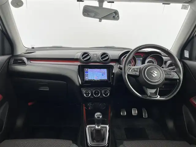 スズキ スイフト スポーツ 群馬県 2019(令1)年 2.9万km ピュアホワイトP 6速マニュアルターボ/Sport専用 フロントシート［Sportロゴ入り］/Sport専用 バンパー＆グリル/Sport専用 サイドアンダースポイラー/社外　パナソニック　ストラーダ　ナビ/・CD/DVD/SD(MSV)/USB/Bluetooth/フルセグTV/シートヒーター /クルーズコントロール/LEDヘッドライト/オートライト /フォグランプ （F/R）/純正17インチAW/ステアリングリモコン/スマートキー /プッシュスタート