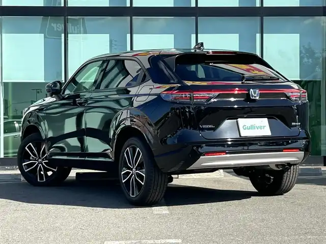ホンダ ヴェゼル ハイブリッド e:HEV Z 和歌山県 2025(令7)年 0.1千km クリスタルブラックパール 登録済み未使用車/Honda CONNECTディスプレー（ナビ付）/フルセグTV/バックカメラ/（BT/AppleCarPlay/AndroidAuto）/衝突軽減ブレーキ/アダプティブクルーズコントロール/路外逸脱抑制機能/ブラインドスポットインフォメーション/パーキングセンサー/踏み間違い衝突軽減/電子パーキング/オートホールド/ハーフレザーシート/シートヒーター/ステアリングヒーター/パワーバックドア/純正ビルトインETC２．０/純正１８インチアルミホイール/LEDヘッドライト/LEDフォグランプ/オートライト/アダプティブドライビングビーム