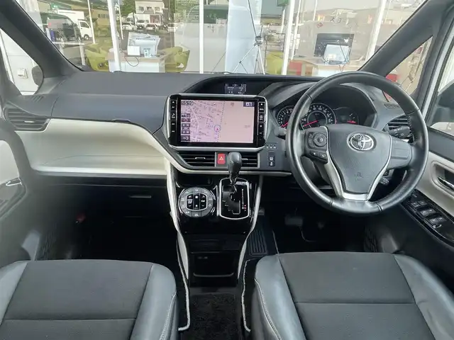トヨタ ノア Si ダブルバイビー 青森県 2018(平30)年 2.6万km ホワイトパールクリスタルシャイン 純正ナビ/フルセグTV/CD/DVD/BT/AMFM/バックカメラ/ETC/前後ドライブレコーダー/両側パワースライドドア/オートマチックハイビーム/オートライト/車線逸脱警報/プリクラッシュセーフティー/横滑り防止装置/クルーズコントロール/アイドリングストップ/純正16インチホイール付きサマータイヤ積込