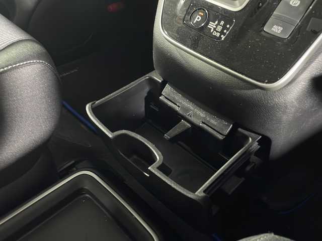 日産 セレナ e－パワー ハイウェイスター V 福岡県 2020(令2)年 2.7万km ダークメタルグレー ワンオーナー/プロパイロット/レーダークルーズコントロール/アラウンドビューモニター/バックカメラ/フリップダウンモニター/純正１０インチ純正ＳＤナビ/横滑り防止装置