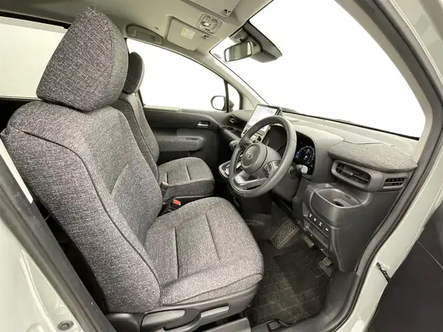 トヨタ シエンタ Z 熊本県 2023(令5)年 2.9万km アーバンカーキ ワンオーナー　/純正10.5インチナビ（ＢＴ・フルセグ・ＵＳＢ）/全周囲カメラ　/ビルトインＥＴＣ　/前方ドライブレコーダー　/前後クリアランスソナー　/トヨタセーフティーセンス/・プリクラッシュセーフティ/・先行車発進お知らせ/・レーンディパーチャーアラート/・リアクロストラフィックアラート/・レーダークルーズコントロール/・ブラインドスポットモニター/・オートマチックハイビーム/・ロードサインアシスト/横滑り防止/純正フロアマット/純正１５インチAW/オートライト/LEDヘッドライト/スマートキー/プッシュスタート/スペアキー1本/保証書/取扱説明書