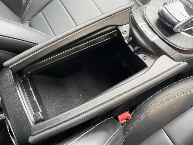 メルセデス・ベンツ Ｅ２２０ｄ ローレウスエディション 山梨県 2020(令2)年 6.8万km ダイヤモンドホワイト 後期/ワンオーナー/EXCP/黒革/Burmester/全席シートヒーター/パヒュームA/アンビエントL/全周囲C/電動Rゲート/純正HDDナビ/フルセグ/CarPlay/ACC/LKA/BSM/HUD/ETC2.0/純正19インチAW/スペアキー