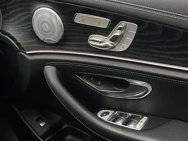 メルセデス・ベンツ Ｅ２２０ｄ ローレウスエディション 山梨県 2020(令2)年 6.8万km ダイヤモンドホワイト 後期/ワンオーナー/EXCP/黒革/Burmester/全席シートヒーター/パヒュームA/アンビエントL/全周囲C/電動Rゲート/純正HDDナビ/フルセグ/CarPlay/ACC/LKA/BSM/HUD/ETC2.0/純正19インチAW/スペアキー