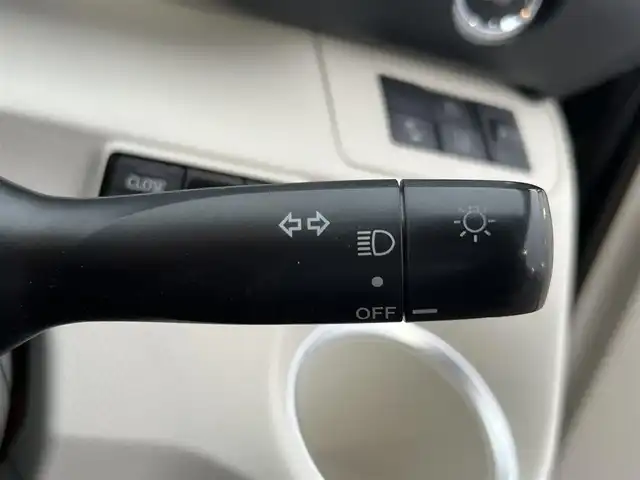 トヨタ シエンタ G 愛知県 2016(平28)年 5.7万km ヴィンテージブラウンパールクリスタルシャイン スマートキー/プッシュスタート/純正ナビ/フルセグTV/BT/バックカメラ/ビルトイン2.0ETC/両側パワースライドドア/トヨタセーフティセンス/フロアマット/ステアリングスイッチ/社外15インチAW/取説/スペアキー