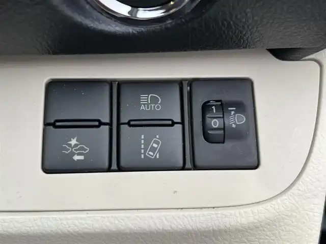 トヨタ シエンタ G 愛知県 2016(平28)年 5.7万km ヴィンテージブラウンパールクリスタルシャイン スマートキー/プッシュスタート/純正ナビ/フルセグTV/BT/バックカメラ/ビルトイン2.0ETC/両側パワースライドドア/トヨタセーフティセンス/フロアマット/ステアリングスイッチ/社外15インチAW/取説/スペアキー
