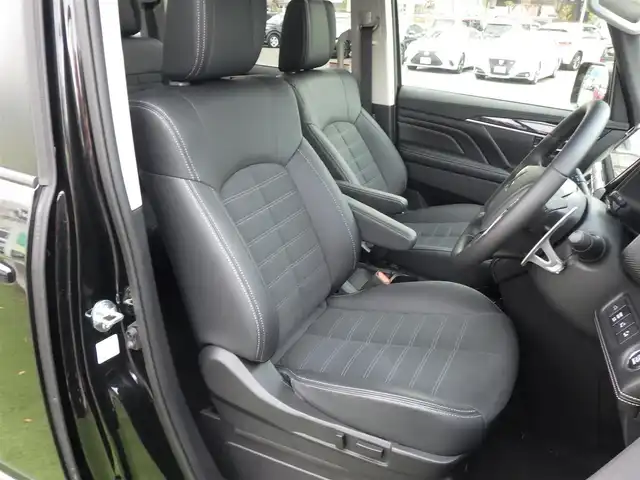 三菱 デリカＤ：５ シャモニー 千葉県 2025(令7)年 0.1千km 黒Ⅱ e-Assist/・衝突被害軽減ブレーキシステム（FCM）/・車線逸脱警報システム（LDW）/・レーダークルーズコントロールシステム（ACC）/・誤発進抑制機能（前進＆後退時）（UMS）/・オートマチックハイビーム[AHB]/エレクトリックテールゲート/両側パワースライドドア/ハーフレザーシート/運転席パワーシート/前席シートヒーター/11インチ純正メモリーナビ/地デジTV/【DVD/CD再生機能　Bluetooth接続】/【Apple CarPlay　Android Auto対応】/マルチアラウンドモニター/革巻きステアリング/ステアリングヒーター/ステアリングスイッチ/パドルシフト/LEDヘッドライト/ウインカーミラー/純正18インチアルミホイル/サイド/カーテンエアバッグ/キーレスオペレーションシステム