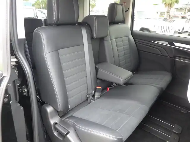 三菱 デリカＤ：５ シャモニー 千葉県 2025(令7)年 0.1千km 黒Ⅱ e-Assist/・衝突被害軽減ブレーキシステム（FCM）/・車線逸脱警報システム（LDW）/・レーダークルーズコントロールシステム（ACC）/・誤発進抑制機能（前進＆後退時）（UMS）/・オートマチックハイビーム[AHB]/エレクトリックテールゲート/両側パワースライドドア/ハーフレザーシート/運転席パワーシート/前席シートヒーター/11インチ純正メモリーナビ/地デジTV/【DVD/CD再生機能　Bluetooth接続】/【Apple CarPlay　Android Auto対応】/マルチアラウンドモニター/革巻きステアリング/ステアリングヒーター/ステアリングスイッチ/パドルシフト/LEDヘッドライト/ウインカーミラー/純正18インチアルミホイル/サイド/カーテンエアバッグ/キーレスオペレーションシステム