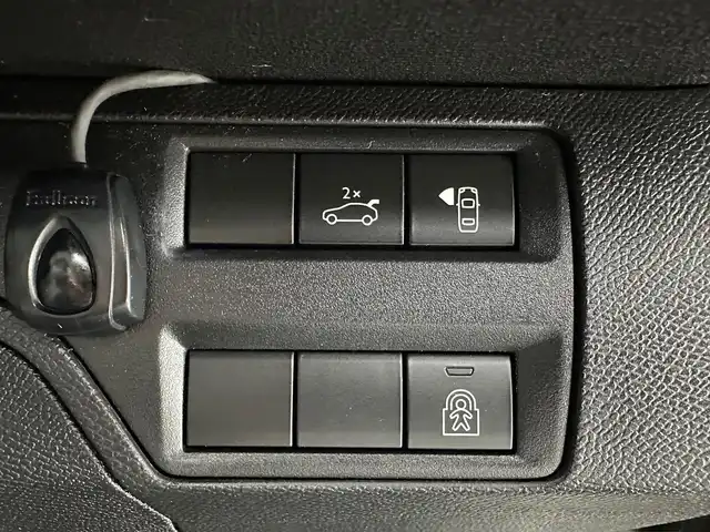 プジョー ５００８ アリュール 兵庫県 2020(令2)年 1.9万km 緑Ⅱ 純正ナビ/フルセグ CD DVD BT/Apple Car Play　android auto/ALPINEフリップダウンモニター/パノラミックビジョン/パワーバックドア/ドライブレコーダー/ETC/アクティブセーフティーブレーキ/レーダークルーズコントロール/レーンキープアシスト/BSM/コーナーセンサー/LEDヘッドライト/オートライト/オートハイビーム/ハーフレザーシート/ルーフレール/本革巻きステアリング/スマートキー/スペアキー