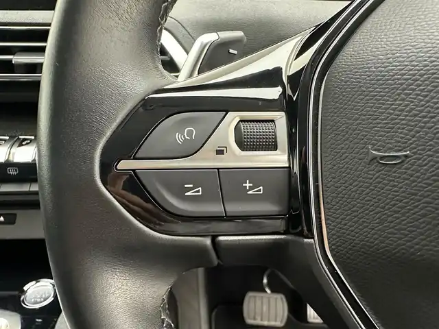 プジョー ５００８ アリュール 兵庫県 2020(令2)年 1.9万km 緑Ⅱ 純正ナビ/フルセグ CD DVD BT/Apple Car Play　android auto/ALPINEフリップダウンモニター/パノラミックビジョン/パワーバックドア/ドライブレコーダー/ETC/アクティブセーフティーブレーキ/レーダークルーズコントロール/レーンキープアシスト/BSM/コーナーセンサー/LEDヘッドライト/オートライト/オートハイビーム/ハーフレザーシート/ルーフレール/本革巻きステアリング/スマートキー/スペアキー