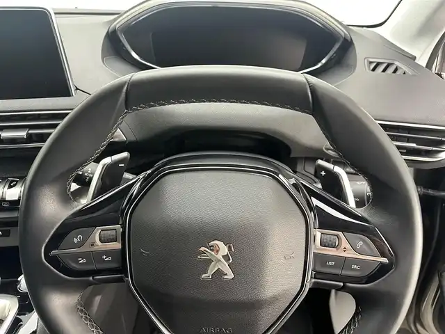 プジョー ５００８ アリュール 兵庫県 2020(令2)年 1.9万km 緑Ⅱ 純正ナビ/フルセグ CD DVD BT/Apple Car Play　android auto/ALPINEフリップダウンモニター/パノラミックビジョン/パワーバックドア/ドライブレコーダー/ETC/アクティブセーフティーブレーキ/レーダークルーズコントロール/レーンキープアシスト/BSM/コーナーセンサー/LEDヘッドライト/オートライト/オートハイビーム/ハーフレザーシート/ルーフレール/本革巻きステアリング/スマートキー/スペアキー