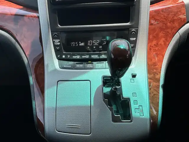 トヨタ ヴェルファイア 2．4Z プラチナセレクション 埼玉県 2009(平21)年 5.5万km ホワイトパールクリスタルシャイン /HDDナビ/フルセグテレビ/バックカメラ/フリップダウンモニター/ドアバイザー/プッシュスタート/両側パワースライドドア/ETC/ABS/WAC/PS/PW/